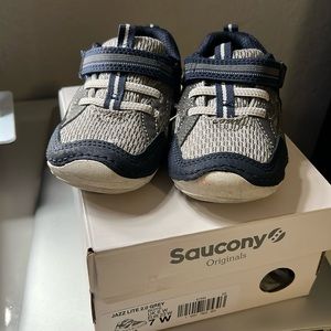 Toddler boy shoes 7w
